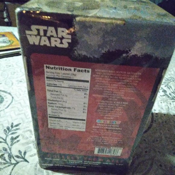 Star Wars Stormtrooper Gauntlet - Picture 3 of 3